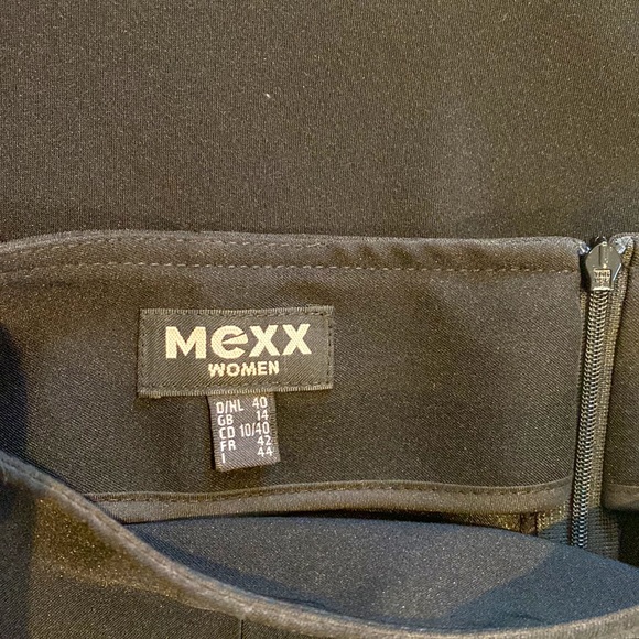 MEXX black straight skirt with 2 small slit detail on the front -Size10 - Picture 4 of 5
